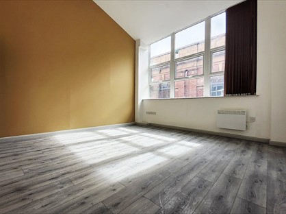 1 Bed Flat, Drake Street, OL16
