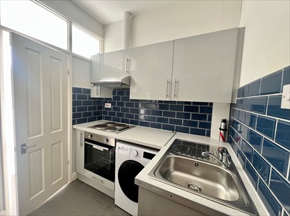 1 Bed Flat, Crowther Street, WF10