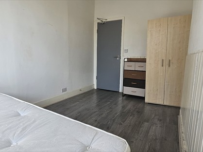 Bedsit, Mildmay Road, N1