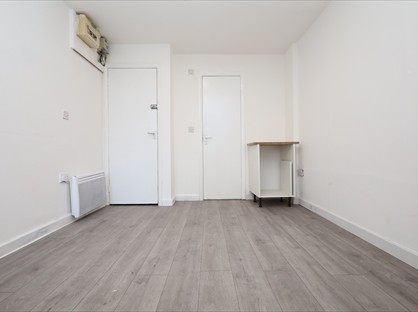 Studio Flat, Springfield, E5