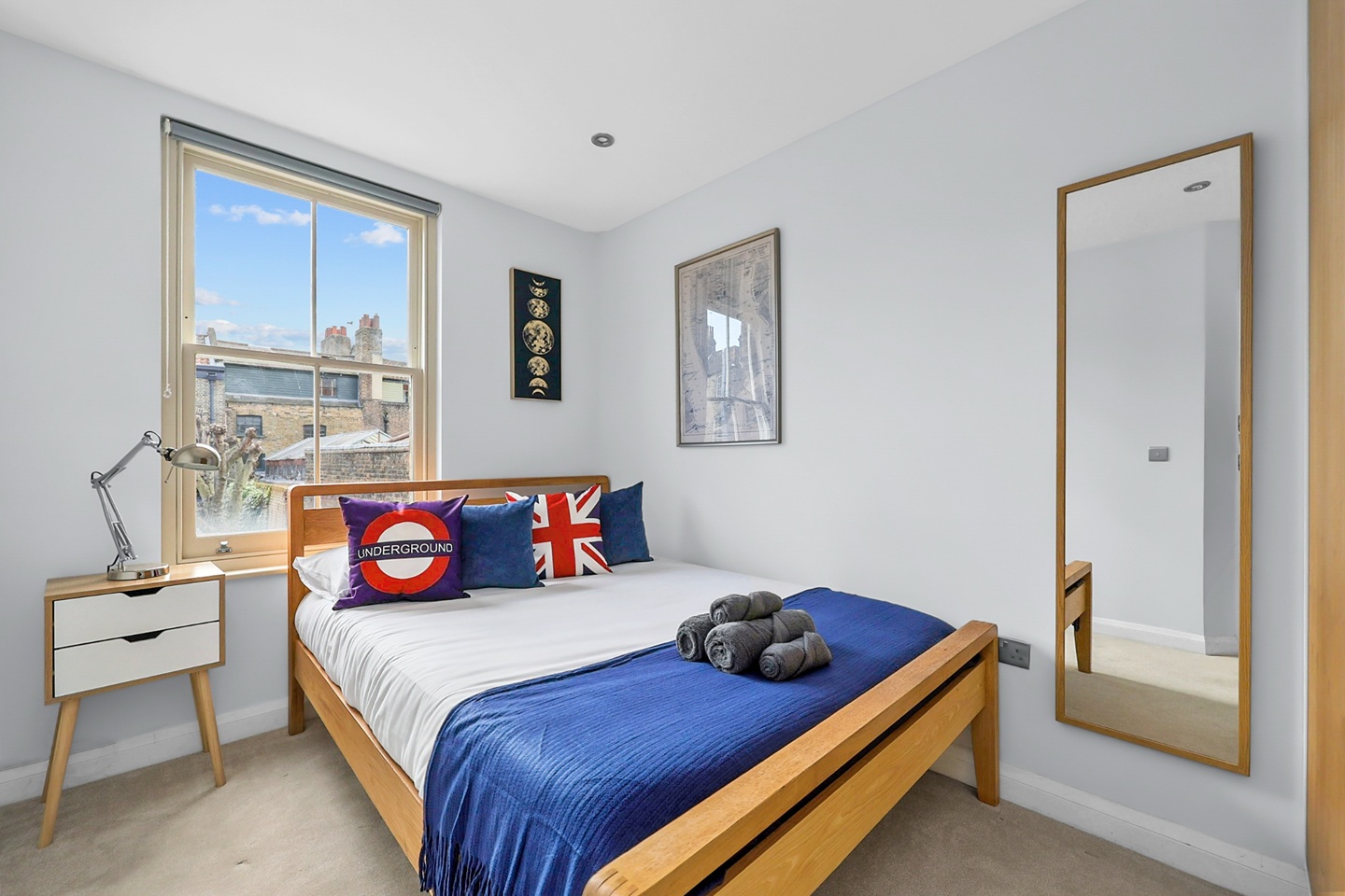 2 Bed Flat, Hanbury Street, E1 photo 3