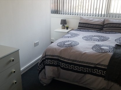 Studio Flat, Greenlawns, DY4