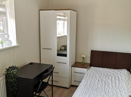 Room in a Shared House, Seagrave Crescent, S12