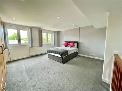Room in a Shared House, Peashill Street, S62