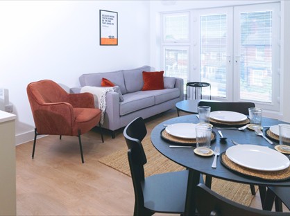 2 Bed Flat, Wilmslow Road, SK8