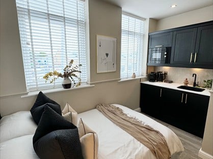 Room in a Shared House, Moorside Road, M27