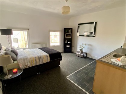 Studio Flat, County Road, L4