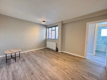 2 Bed Flat, Field End Road, HA5