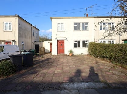 4 Bed Terraced House, Tunnel Gardens, N11