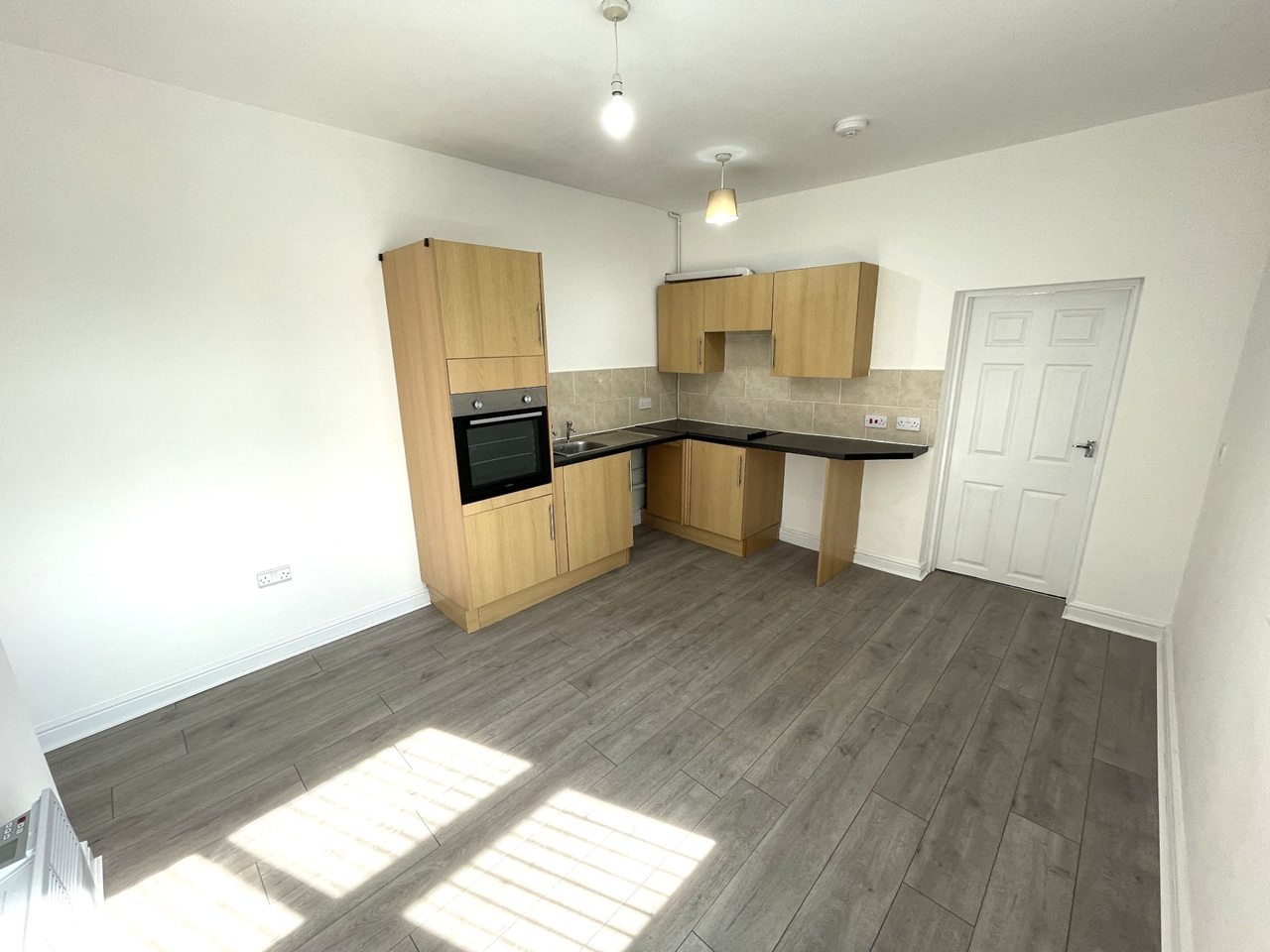 Cannock - 1 Bed Flat, Walsall Road, WS11 - To Rent Now for £645.00 p/m