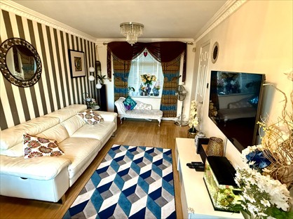 3 Bed Terraced House, Dickens Avenue, RM18