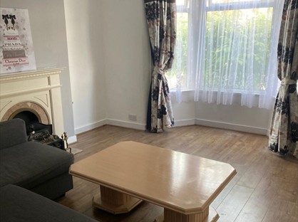 2 Bed Flat, Sunningdale Avenue, IG11