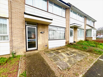 4 Bed Terraced House, Chatham Grove, ME4