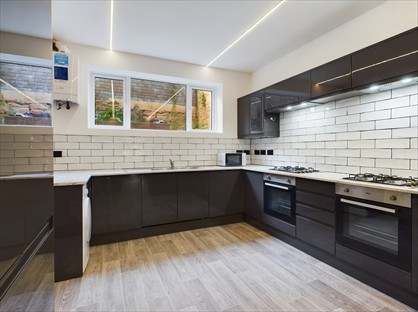 9 Bed Detached House, Bryn Road, SA2