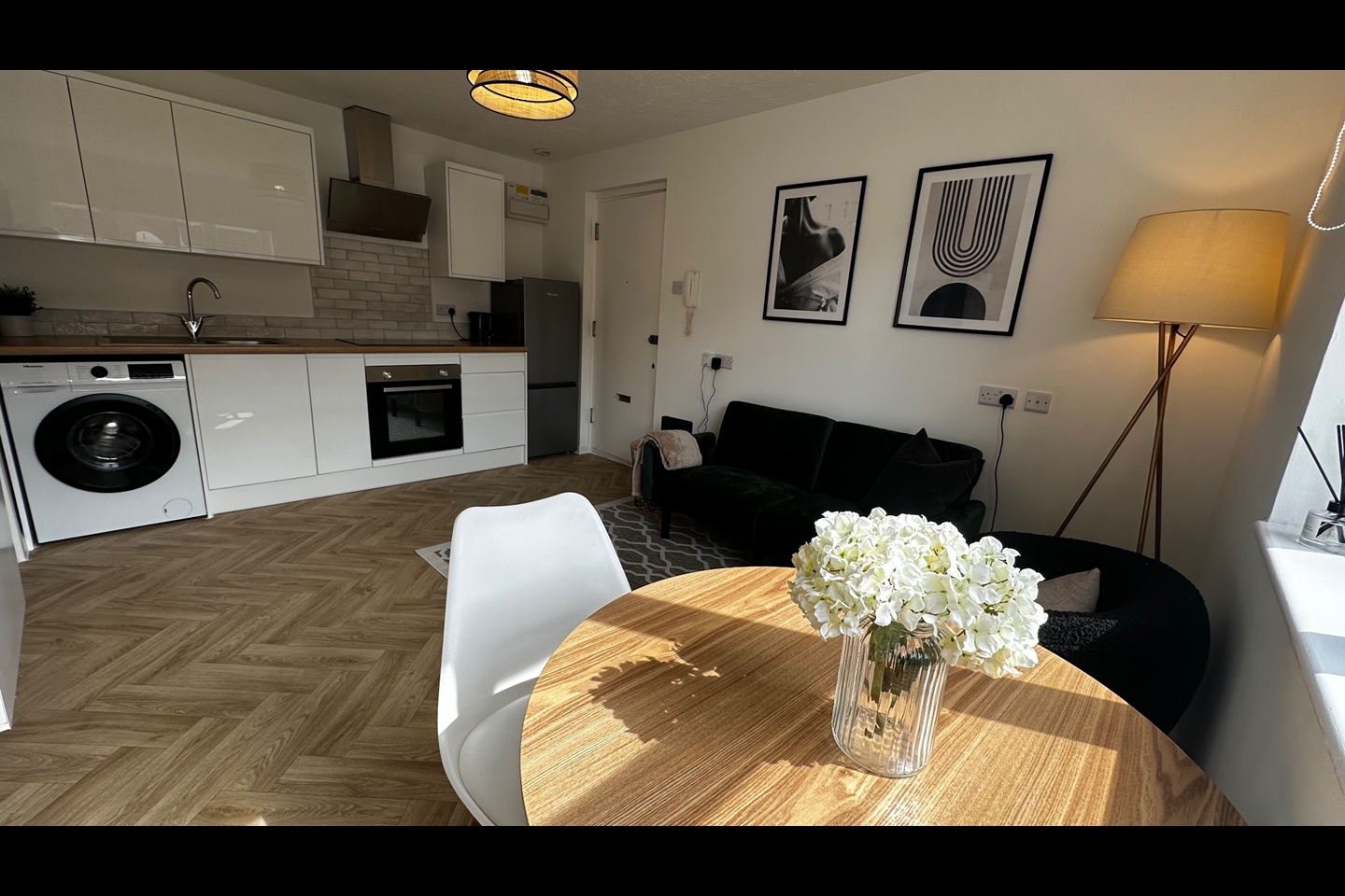 1 Bed Flat, Captains Place, SO14, N1 7GU