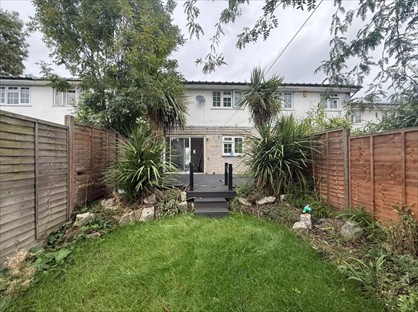 3 Bed Terraced House, Ravens Close, BR2