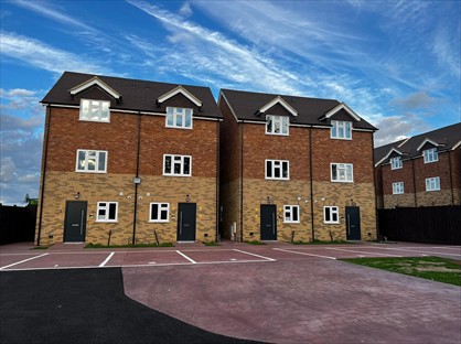 4 Bed Semi-Detached House, Buddleia View, LU5