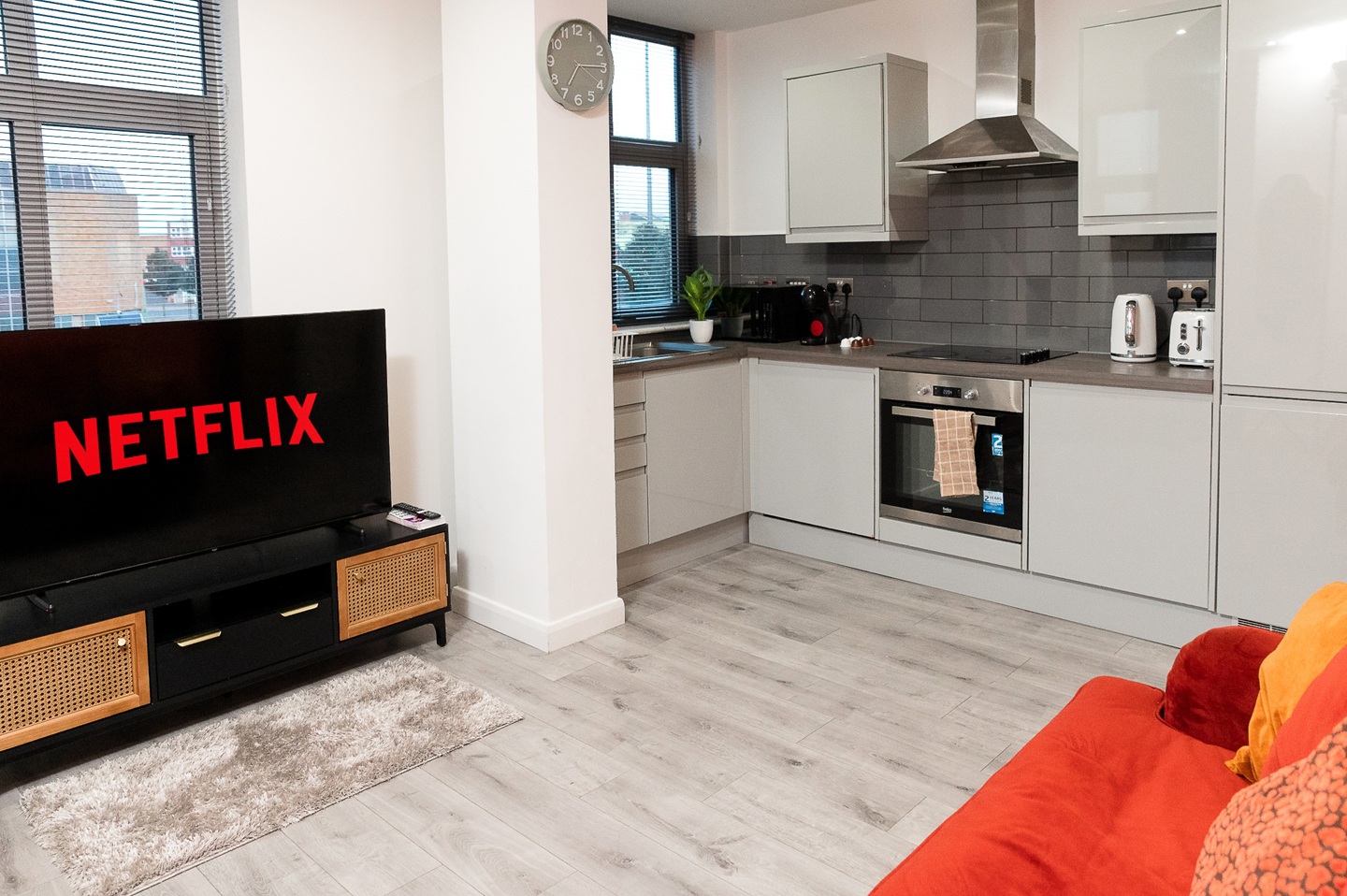 2 Bed Flat, Burleys Way, LE1 photo 5