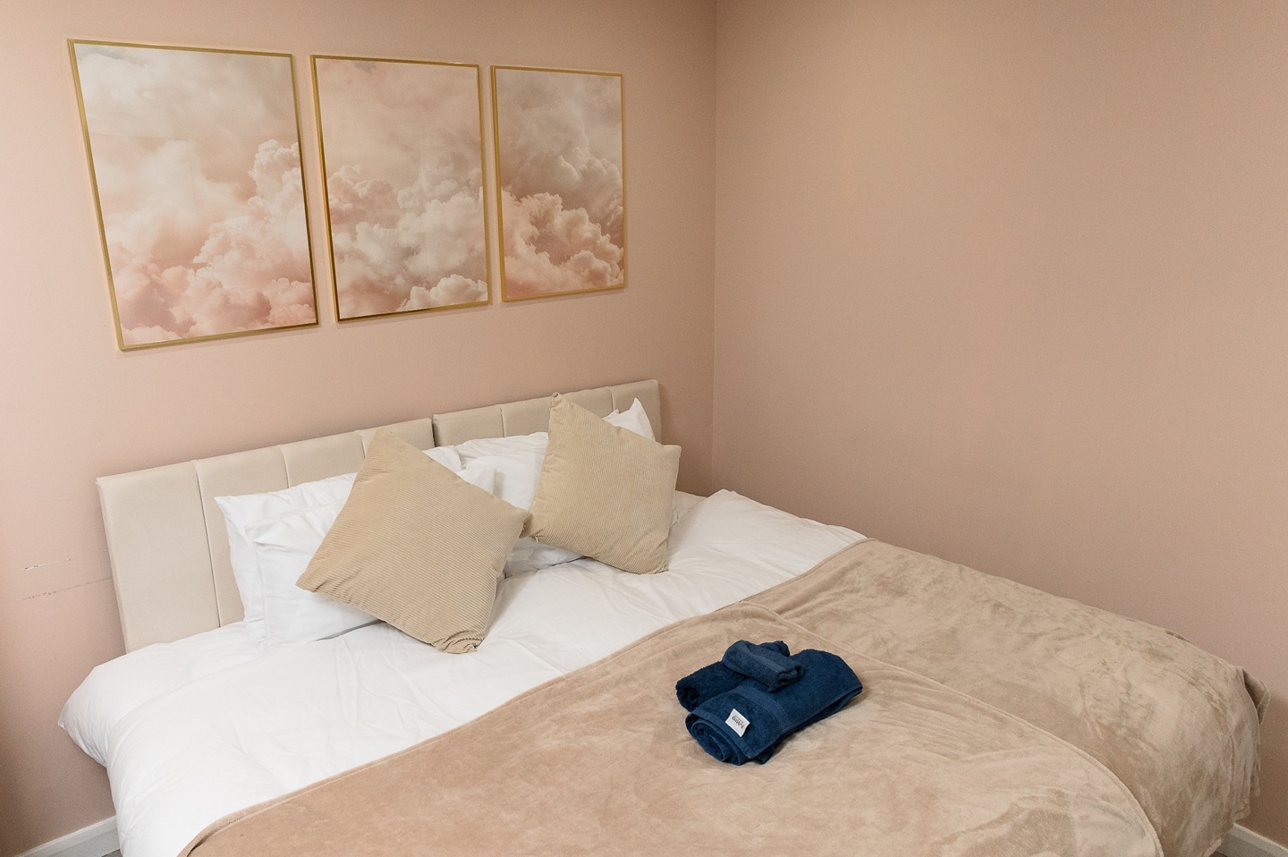 2 Bed Flat, Burleys Way, LE1 photo 2