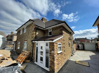 4 Bed Semi-Detached House, Central Avenue, UB3