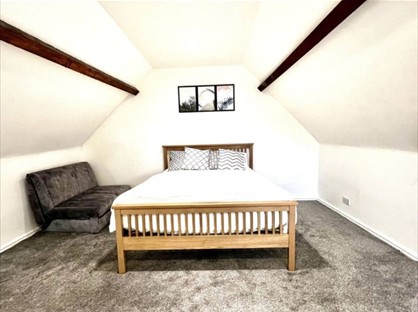 Studio Flat, Uxbridge Road, W3