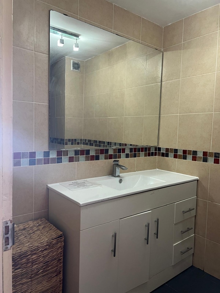 Additional image 7 of 2 Bed Maisonette, Wyndham Court, SO15, N1 7GU