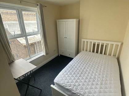 Room in a Shared House, Carlyle Road, CB4