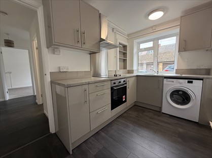 2 Bed Flat, Cockpit Close, OX20