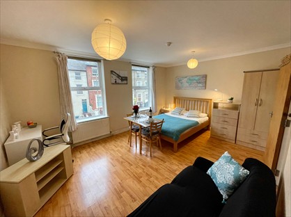 1 Bed Flat, Zinzan Street, RG1