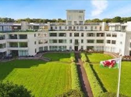 1 Bed Flat, Courtlands, CF64