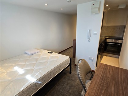 1 bed flat/apartment for rent in Studio Flat, Dunstable Road, LU4