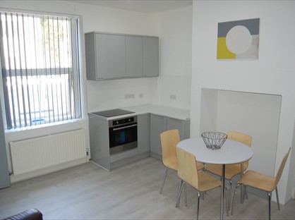 4 Bed Terraced House, Manchester Road, HD1