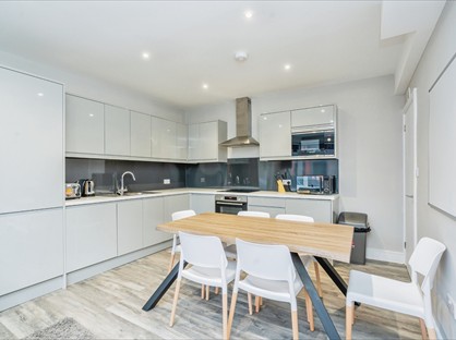 Room in a Shared House, Leatherhead Road, KT23