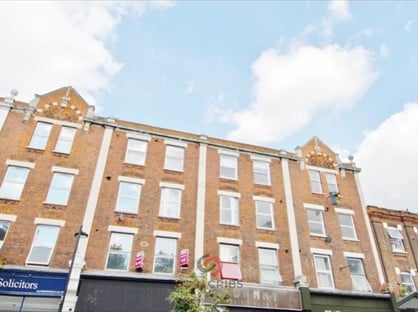 Studio Flat, Holloway Road, N7