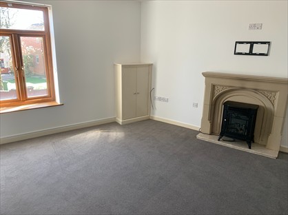 1 Bed Flat, Market Street, DE55