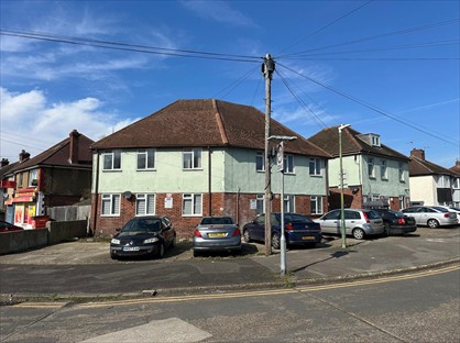 1 Bed Flat, Calder Road, ME14