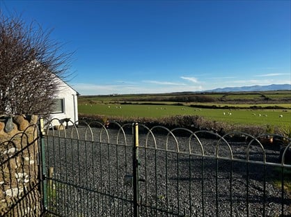 2 Bed Bungalow, Tyddyn Bach, LL63