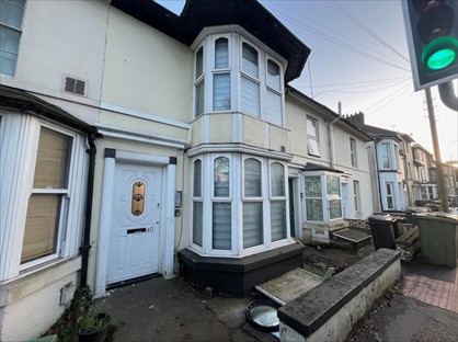 1 Bed Flat, Ashford Road, ME14