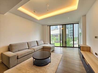 2 Bed Flat, Carnation Way, SW8