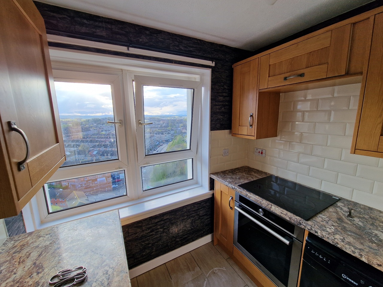 1 Bed Flat, Cathkinview Place, G42 photo 2