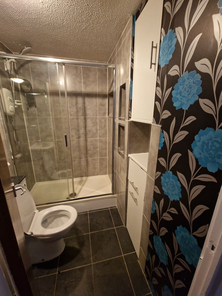 1 Bed Flat, Cathkinview Place, G42 photo 3