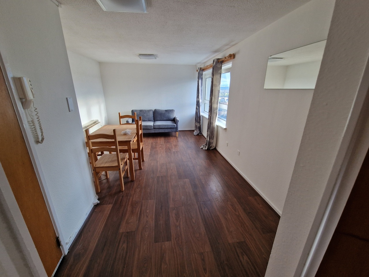1 Bed Flat, Cathkinview Place, G42 photo 5