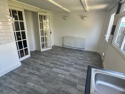 4 Bed Terraced House, Berkeley Avenue, UB6
