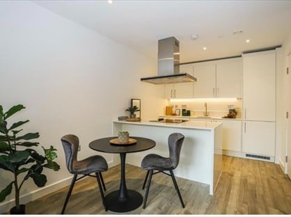 Room in a Shared Flat, Gilders Yard, B18