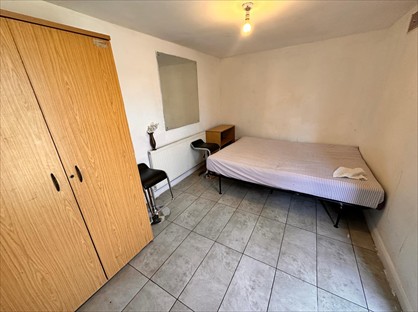 Studio Flat, St. Leonards Gardens, TW5