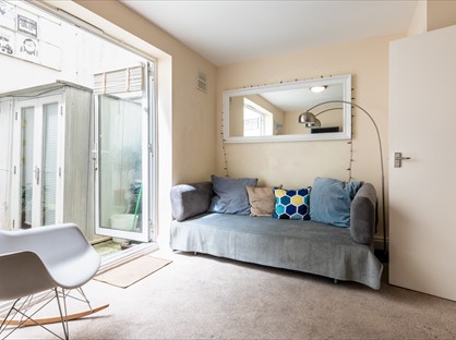 1 Bed Flat, Little Western St, BN3