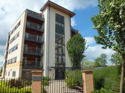 2 Bed Flat, St. James South, GL50