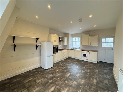 3 Bed Flat, Lord Street, PR8