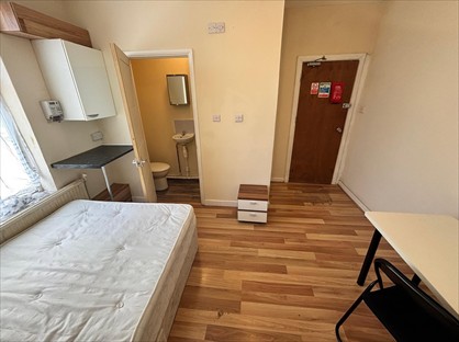 Room in a Shared House, Wellington Road, WV14