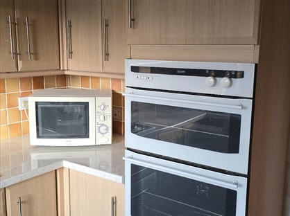 4 Bed Semi-Detached House, Gamble Hill Drive, LS13